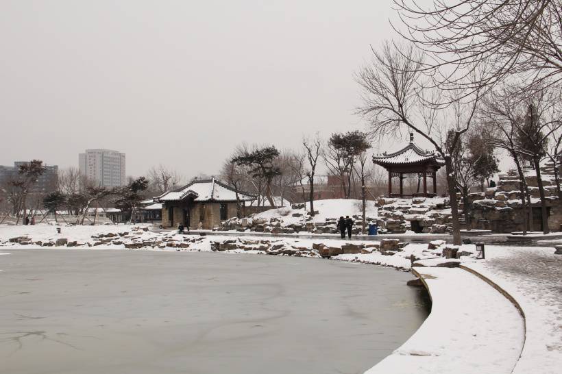 天津北宁公园唯美雪景高清图片