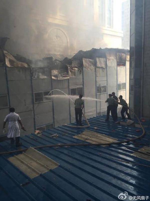 北京军区总医院着火 过火面积140平方米(5)