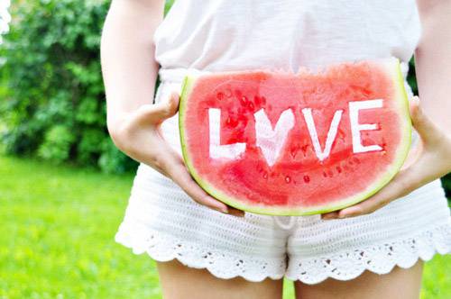夏日爱上甜甜的西瓜唯美图片