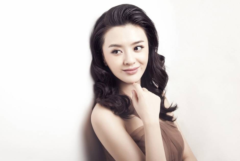 范琳琳时尚妆容精致写真全集