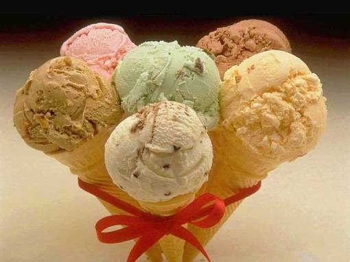 水果冰淇淋球鲜美诱人
