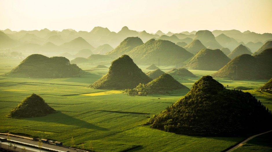 绿色苍翠山川风景壁纸