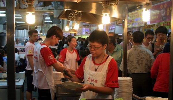 旅行中美食街图片素材