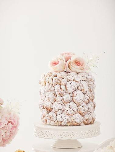 幸福甜蜜的婚礼甜点蛋糕图片