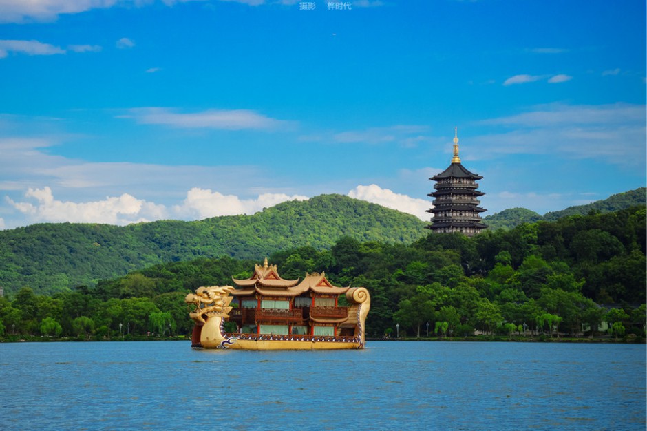 杭州西湖雷峰塔风景优美壮阔