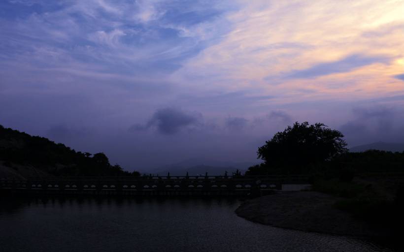 山西方山黄昏时的美景