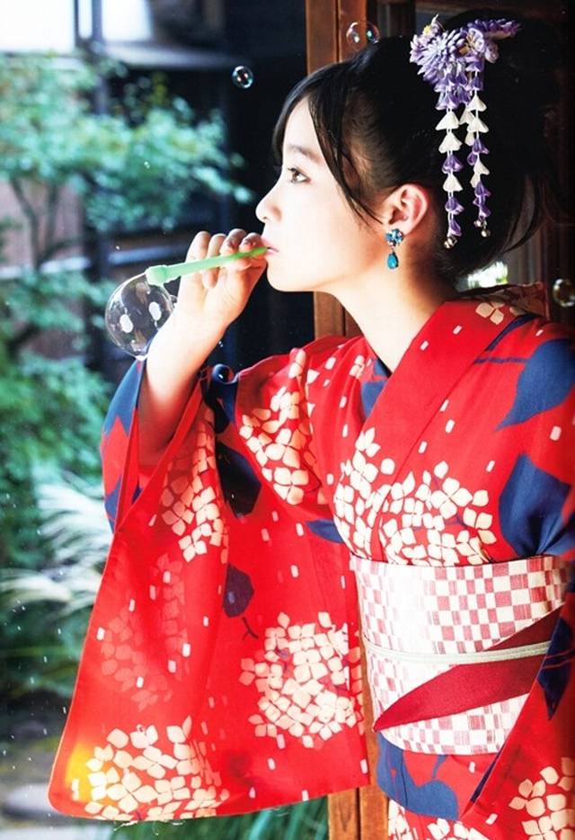 日本美女明星桥本环奈和服清纯唯美写真