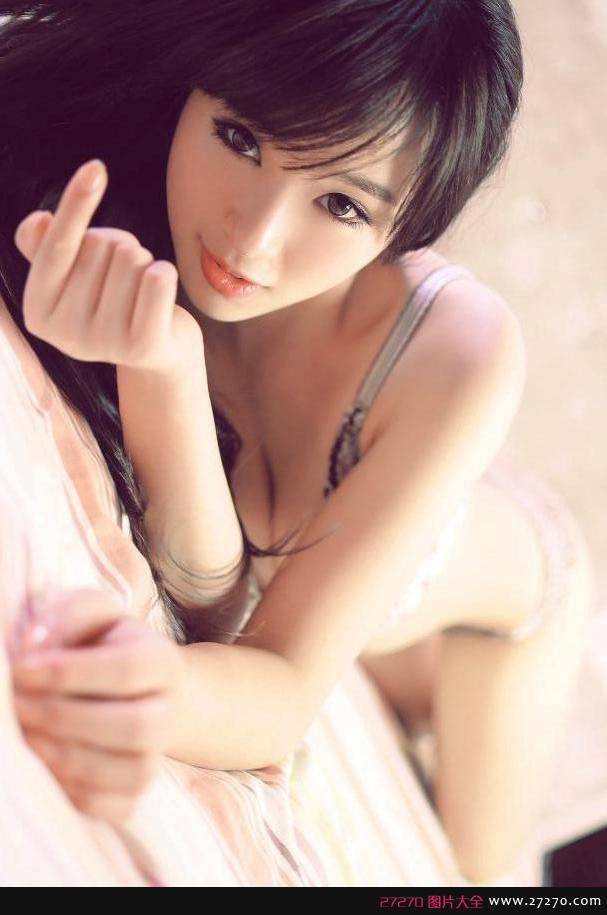 极品90后美女高清诱人写真