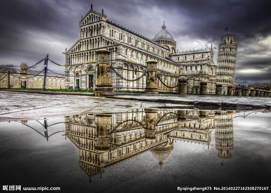 比萨斜塔建筑风格古典浪漫