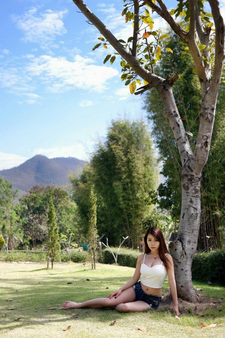 Vetiver嘉宝贝儿户外性感写真