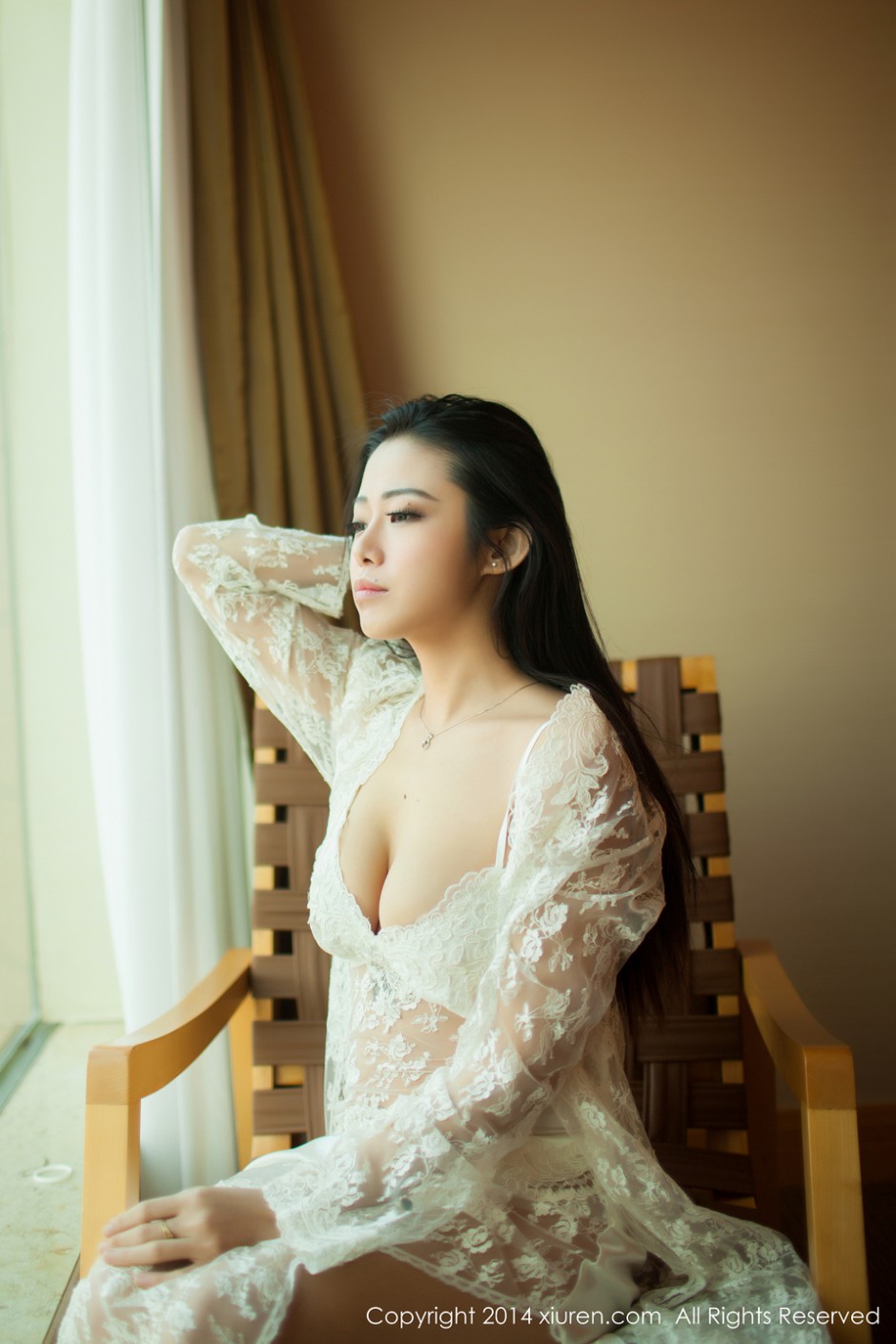 美女luvian本能透明蕾丝裙性感人体艺术图片