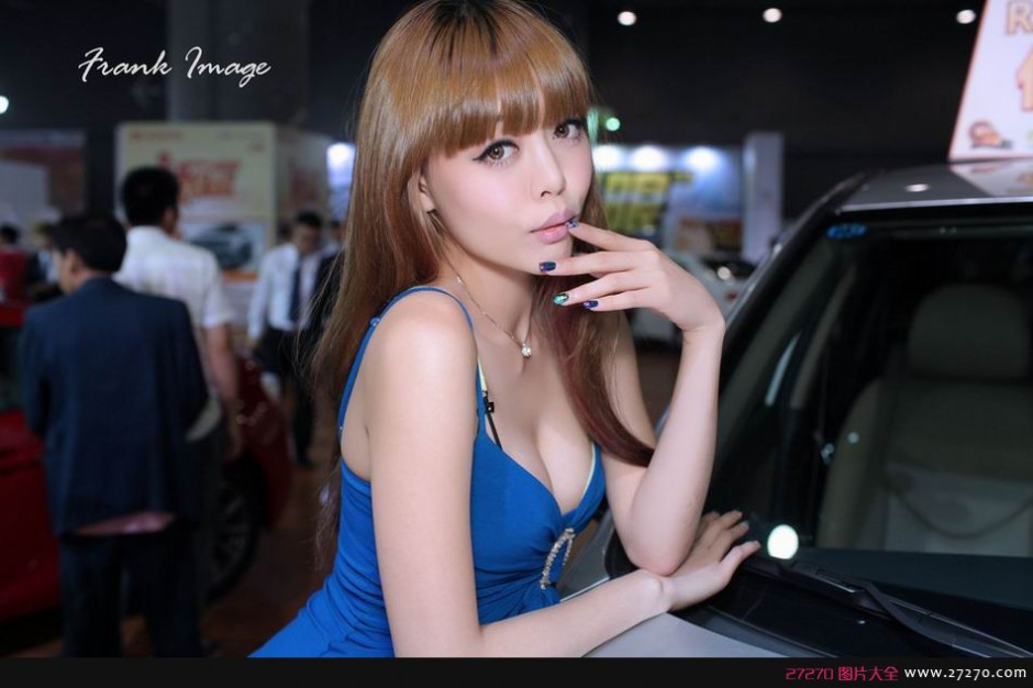 广州车展上的美丽模特Viki