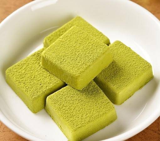 好吃的休闲零食巧克力图片
