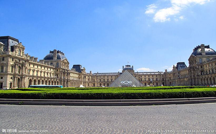 法国卢浮宫辉煌建筑图片赏析