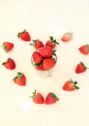 诱人的草莓甜点图片