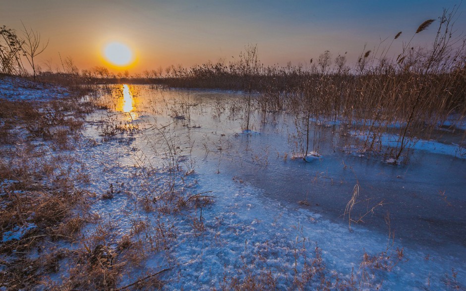 北欧河流雪景风景图片特写