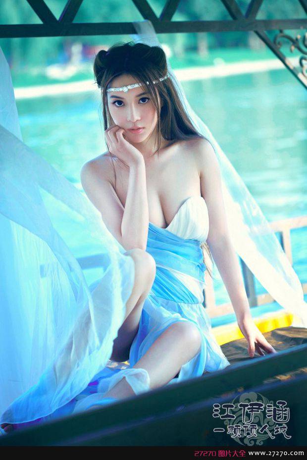 靓丽明星江伊涵迷人写真