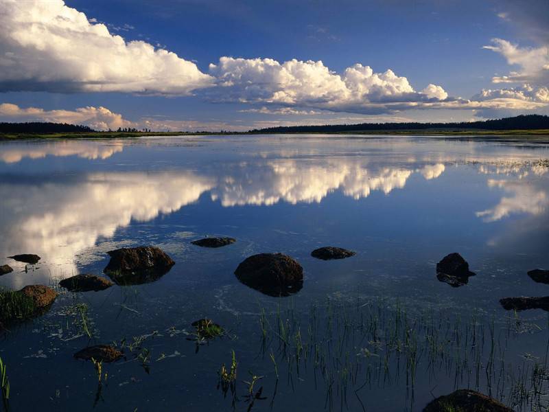 青山绿湖唯美自然风光图片