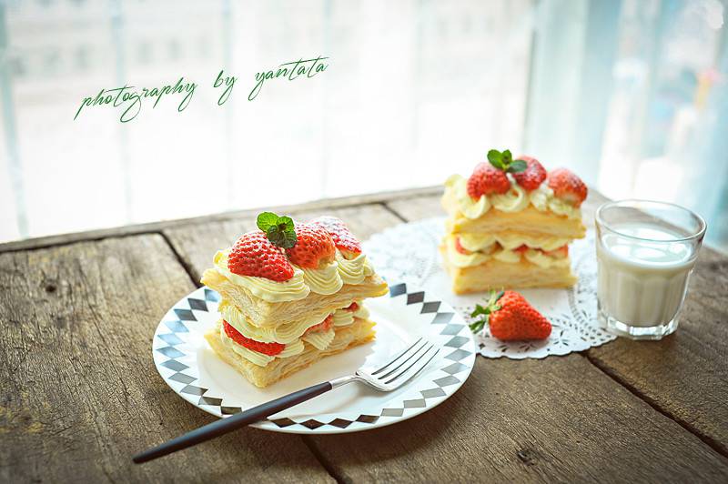 草莓拿破仑蛋糕水果蛋糕图片