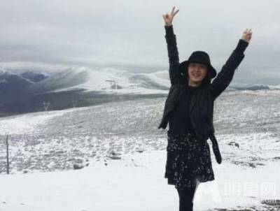 不老女神杨钰莹帅气OL套装时尚秀