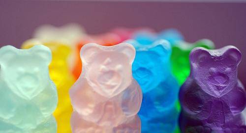 小巧甜蜜的彩虹糖摄影图片