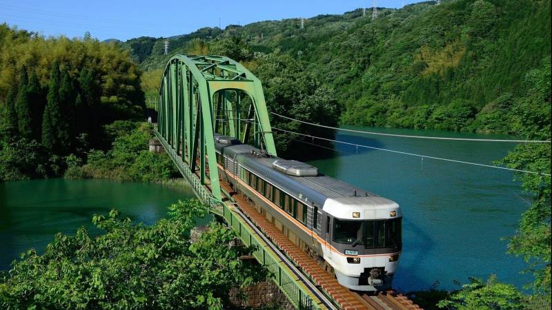 时尚最唯美的8条火车道自然美景不断