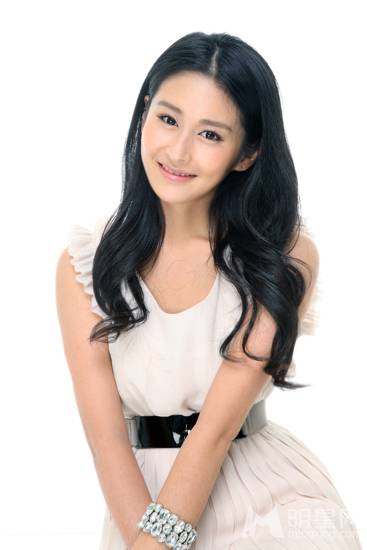 刘颖笑容甜美可人写真照