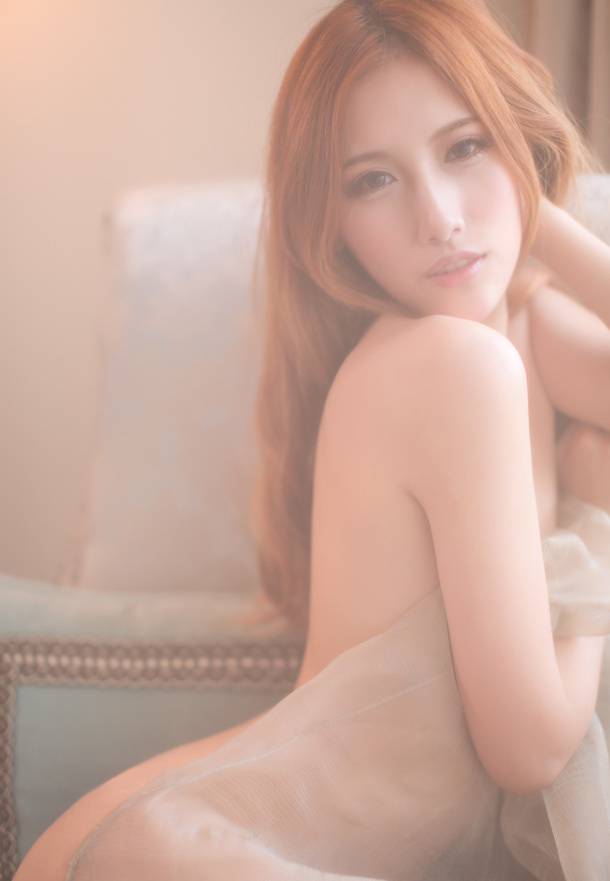 甜美泰国美女朦胧人体艺术摄影