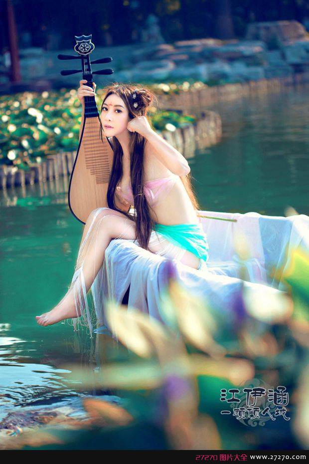 靓丽明星江伊涵迷人写真