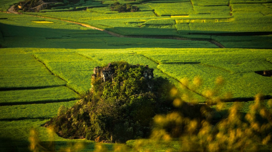 绿色苍翠山川风景壁纸