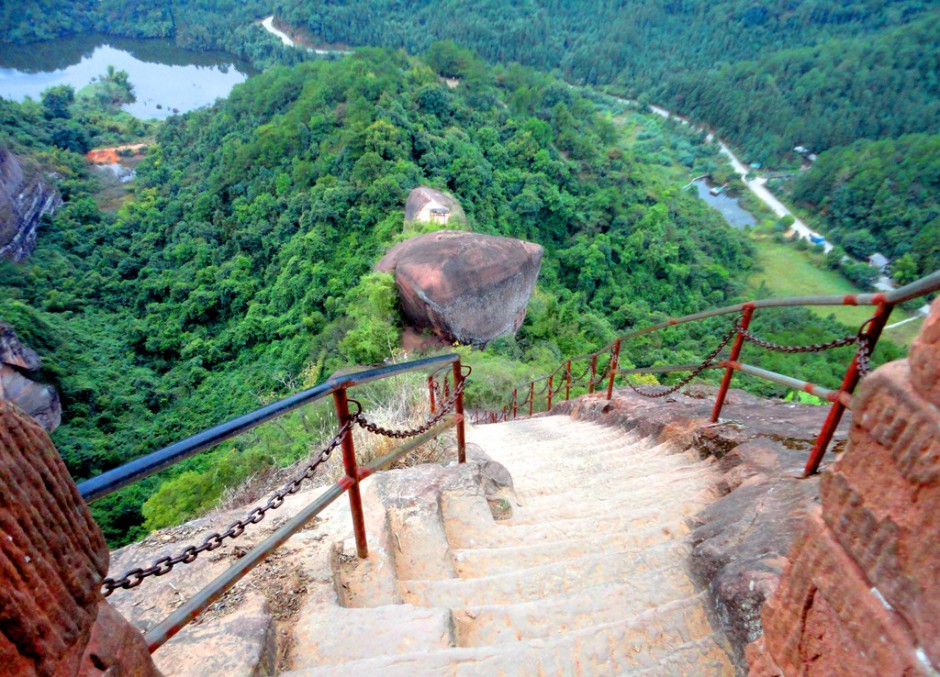 丹霞山阴阳石高清图片赏析