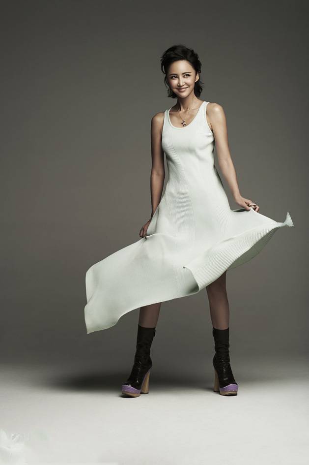 张歆艺甜美笑容率性写真全集