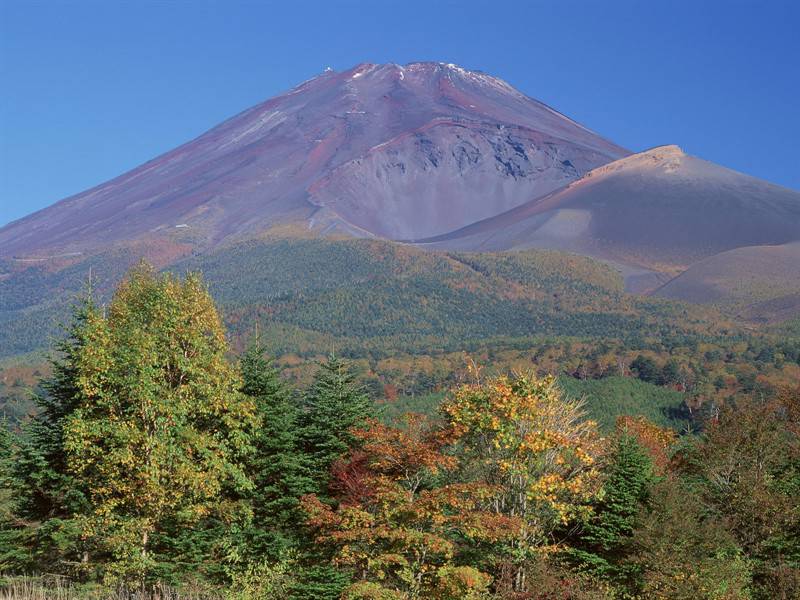 日本第一大高峰富士山下的春夏秋冬高清图片