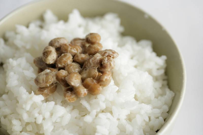 饱满香甜的米饭高清图片