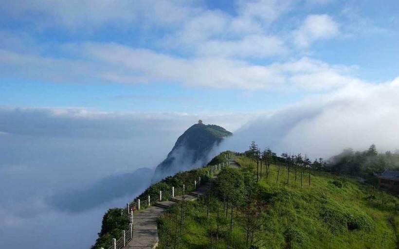 四川峨眉山风景桌面壁纸