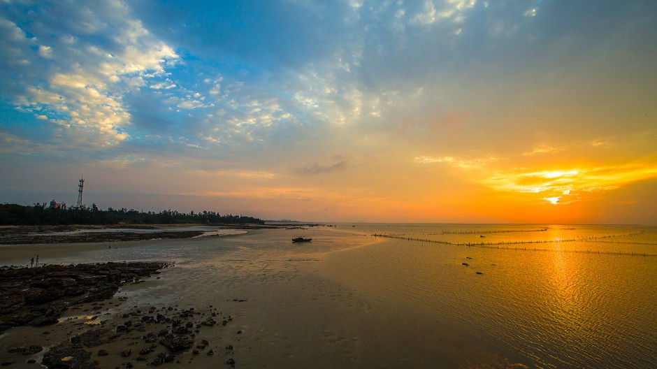 浪漫旖旎的防城港海边夕阳黄昏风景图片