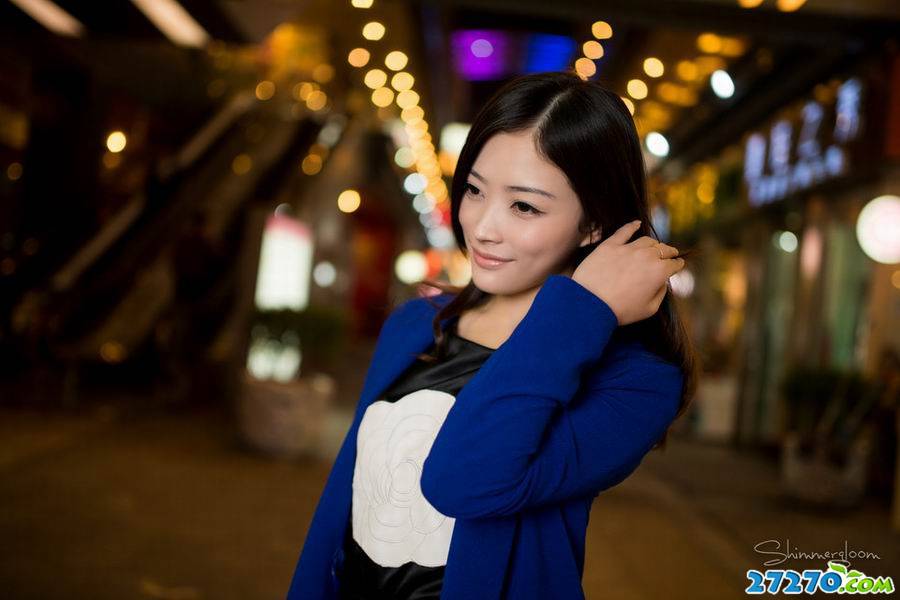 初秋深夜街头唯美拍摄