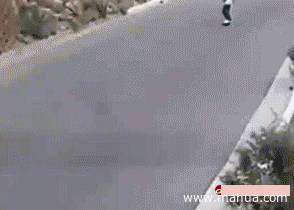 令人蛋疼的搞笑作死动态图片