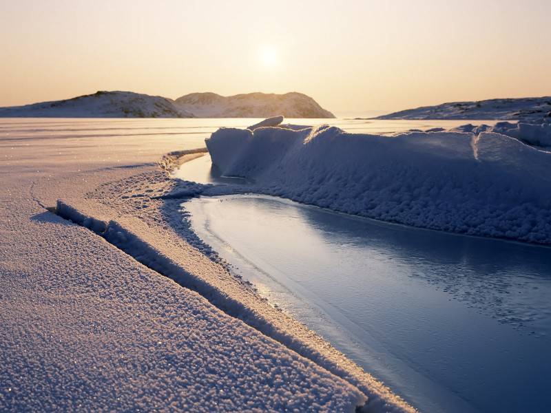 极地蓝色冰山唯美图片