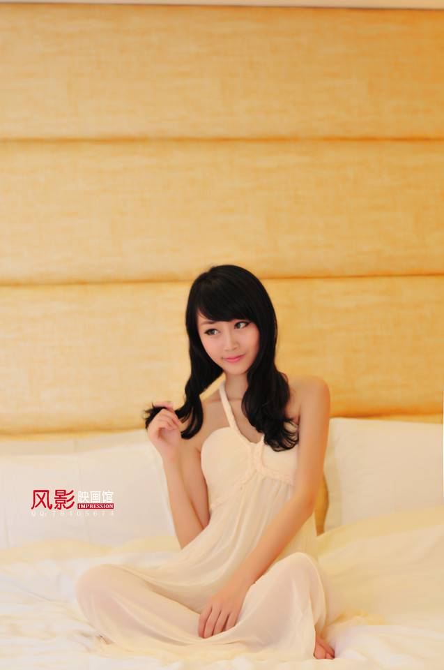 90后美女小珊