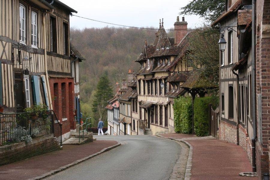 普罗旺斯小镇清新唯美意境风景图片