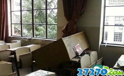 人类已经无法阻止大学生占座了