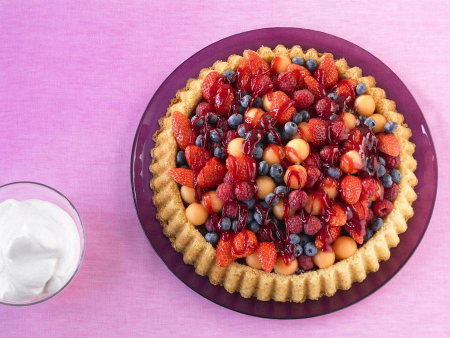 新鲜可口的草莓水果蛋糕