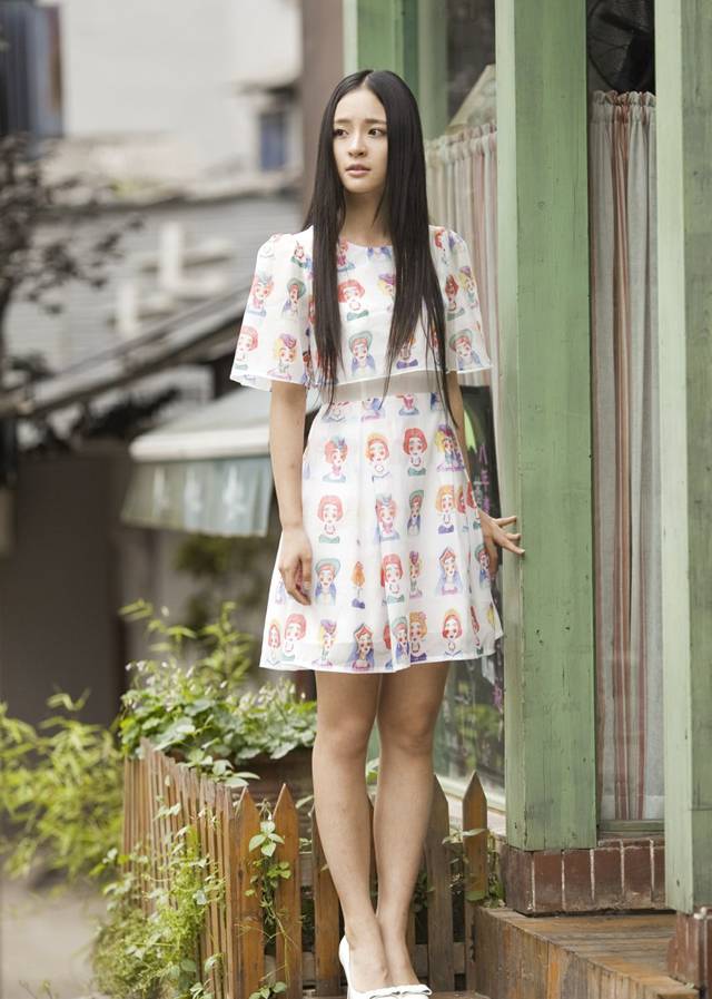 李莎旻子甜美夏日时尚造型街拍