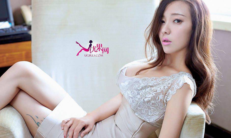 嫩模松果儿火辣性感人体艺术写真