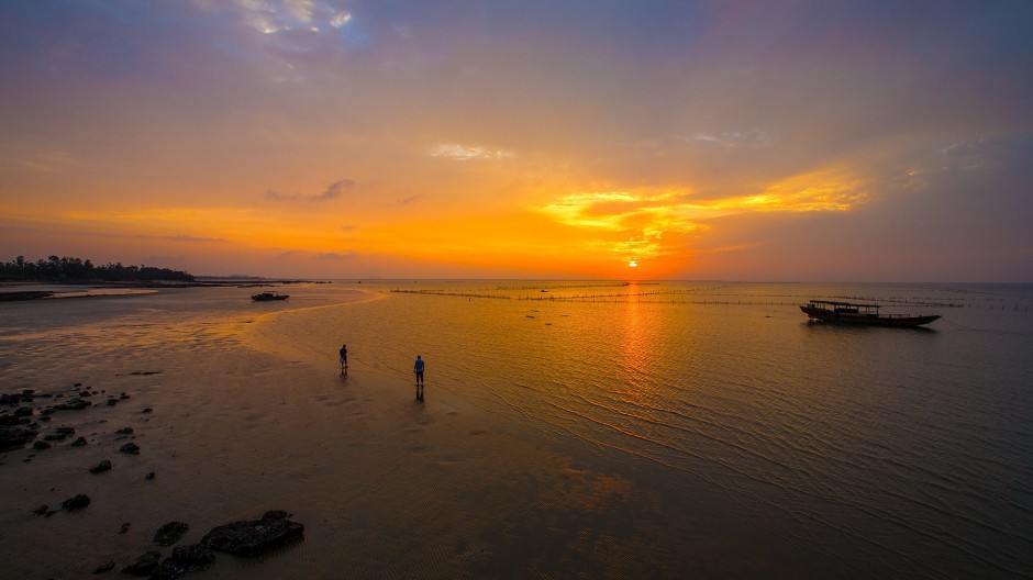 浪漫旖旎的防城港海边夕阳黄昏风景图片