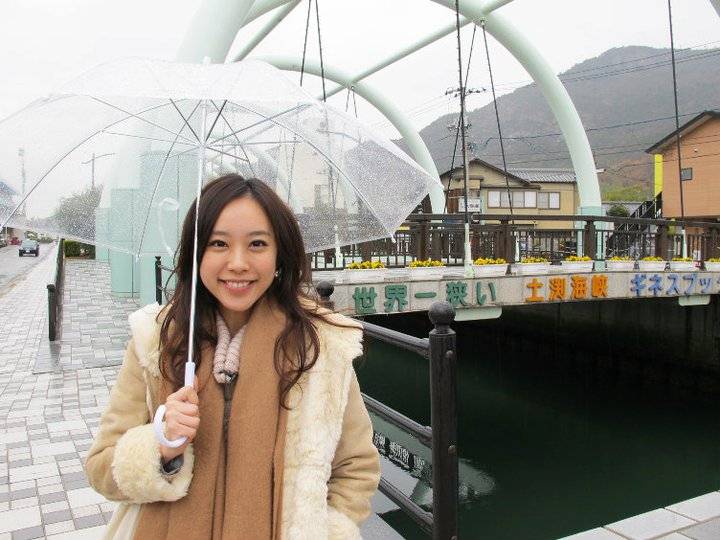 可爱美女刘容嘉时尚生活街拍