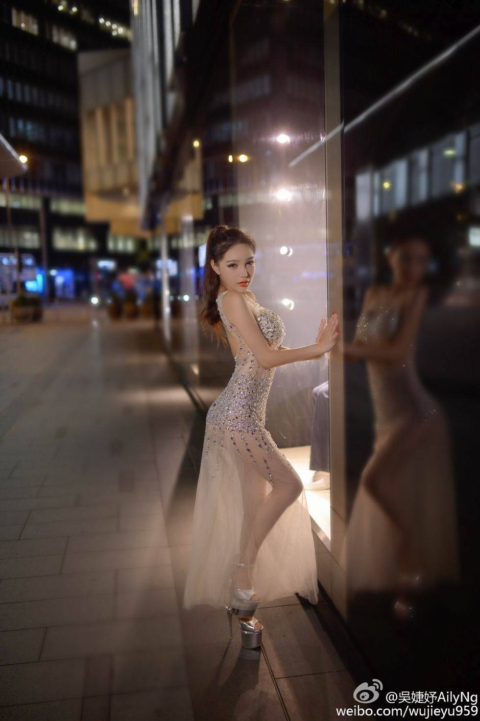 香港模特吴婕妤大胆时尚人体艺术图