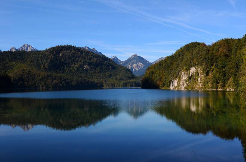 阿尔卑斯山脉风景图片绿色壁纸