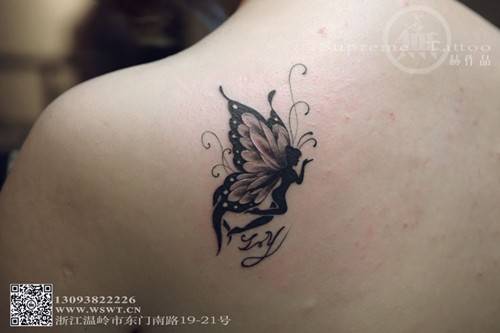 非主流女生肩部蝴蝶刺青纹身图片
